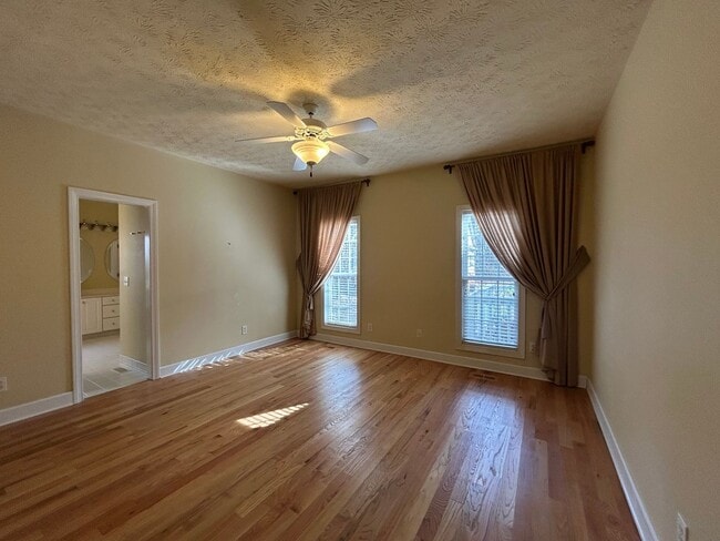 Building Photo - **ASK HOW YOU CAN MOVE IN WITH NO SECURITY DEPOSIT**111 Hanbury Lane - 4 BD, 2.5 BA Home in the A...