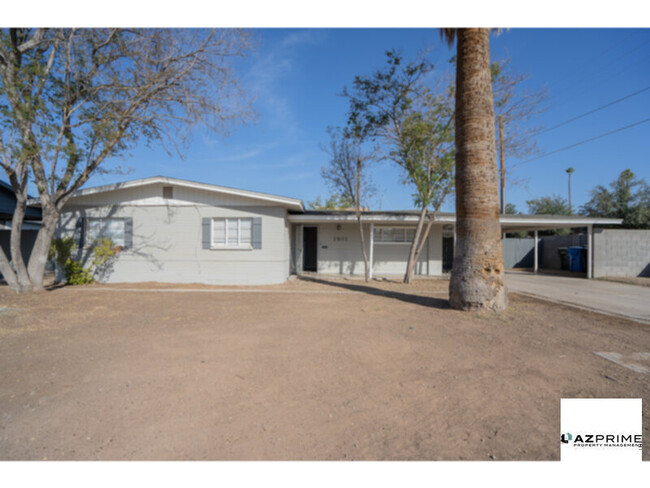 Building Photo - Charming 3/2 Phoenix House with Oversized ...