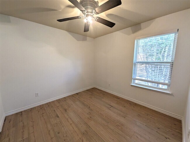 Building Photo - 5760 Fountain Flat Dr