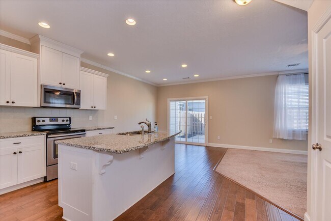 Building Photo - 3 Bedroom 2.5 Bath in Canterbury Farms!