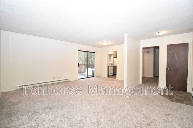 Building Photo - 515 S 15th Ave
