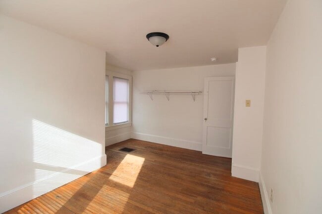 Building Photo - 805 S High St