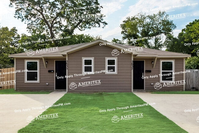 Primary Photo - 2635 Elsie Faye Heggins St