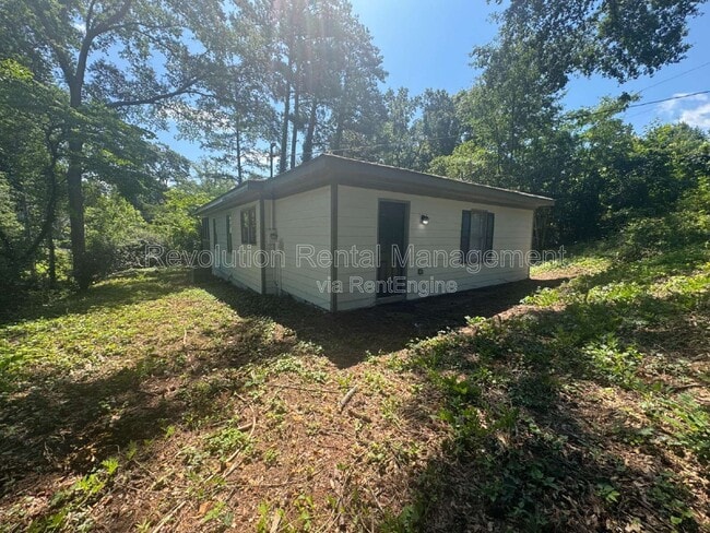 Building Photo - 380 Chattahoochee St