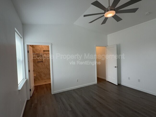 Building Photo - 147 Buena Vista Dr