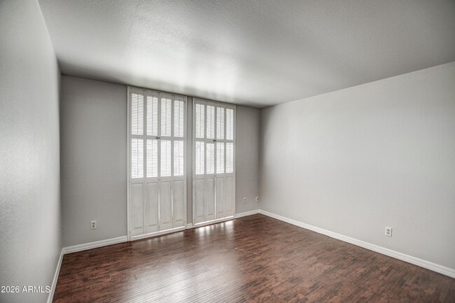 Building Photo - 8647 E Devonshire Ave