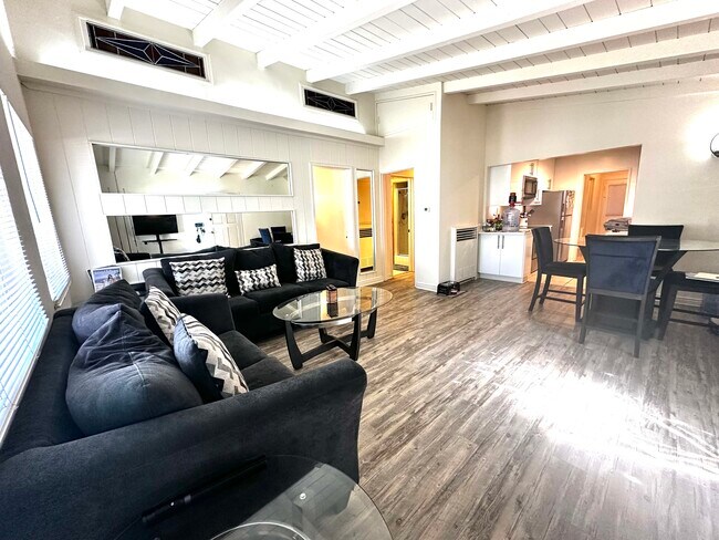 Building Photo - 2504 Alma Ave