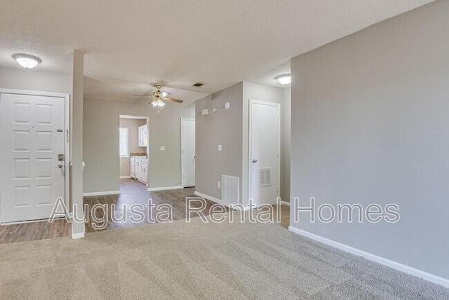 Building Photo - 2812C Thomas Lane