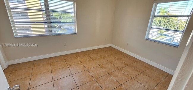 Building Photo - 1851 NE 168th St