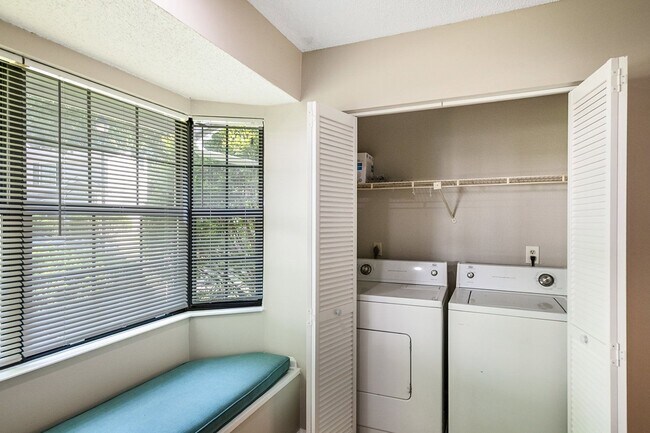 Building Photo - 7811 Falcon Rest Cir