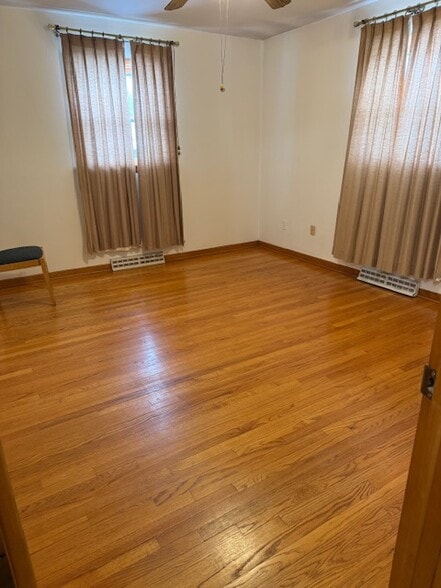 3rd Bedroom - 416 E Tioga St