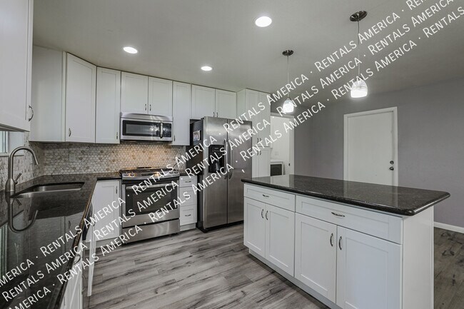 Building Photo - 6312 S College Ave