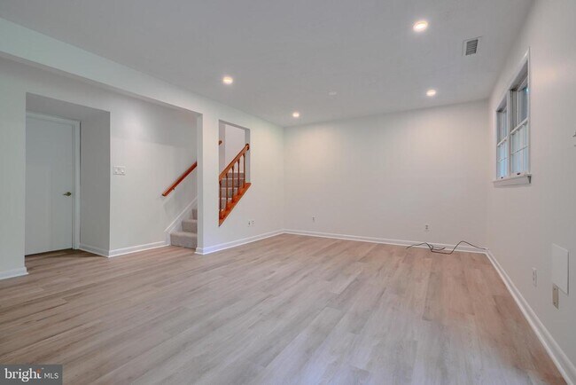 Building Photo - 3409 Howell Ct