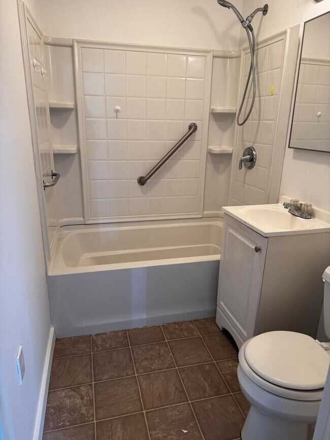 Building Photo - 3618 Madrona St