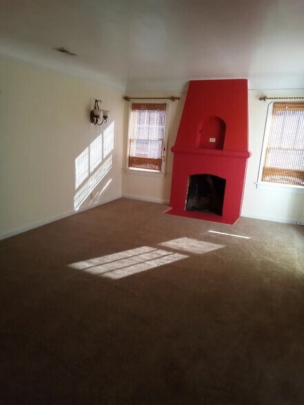 Building Photo - 1426 Amador St
