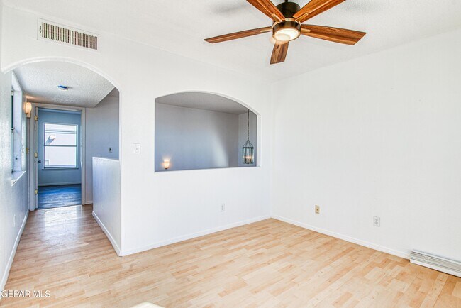 Building Photo - 1409 Black Ridge Dr