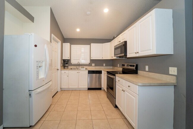 Building Photo - 841 Helen St