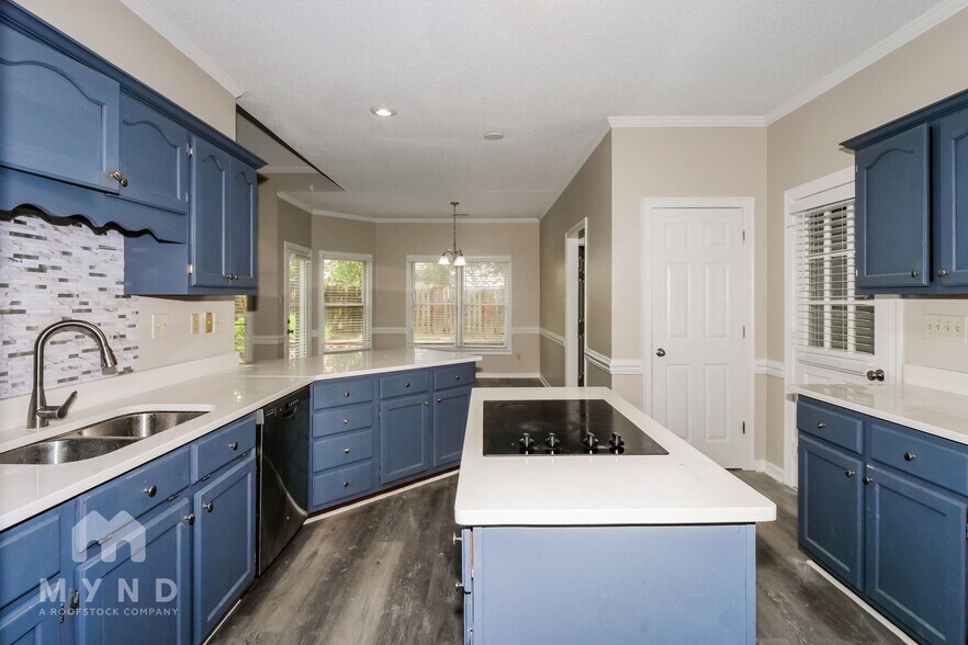 Building Photo - 1624 Wayside Cove