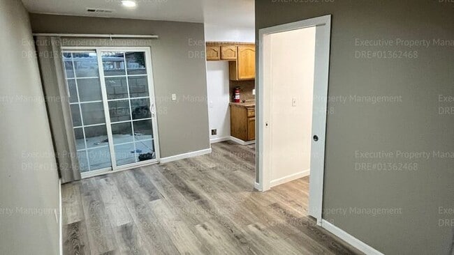 Building Photo - Spacious 3 bedroom, 2.5 bathroom townhome. ASK ABOUT THE MOVE IN SPECIAL (OAC)!