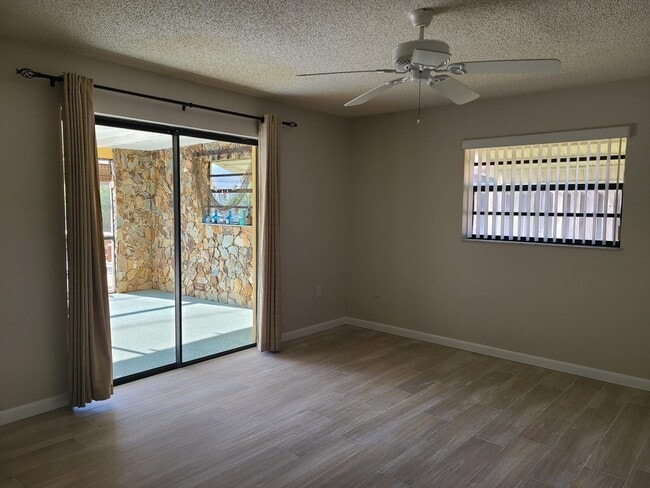 Building Photo - 725 Hibiscus Dr