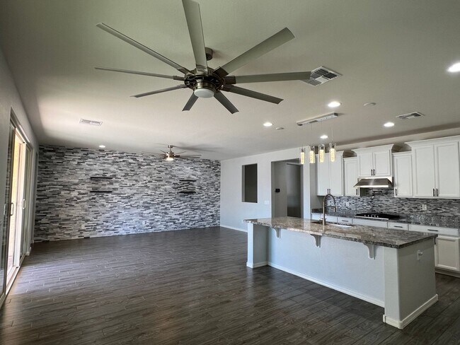 Building Photo - 2019 Build in Gated East Mark Community