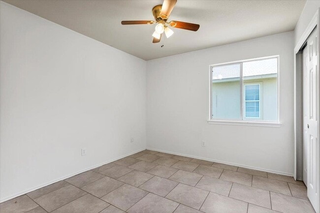 Building Photo - 2721 Breezy Point Cove