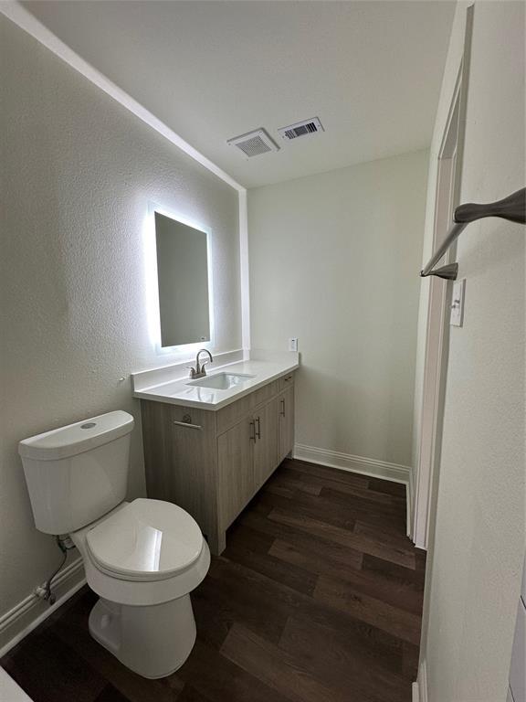 Building Photo - 8003 Woodway Dr