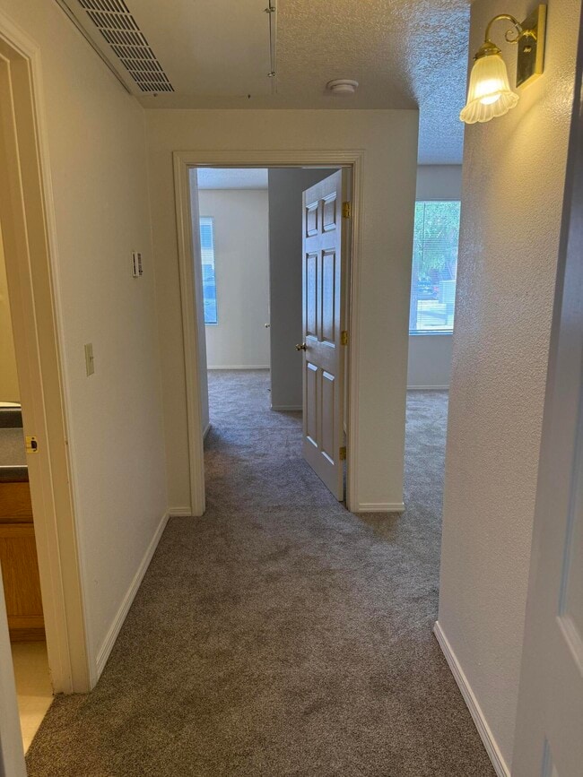 Building Photo - 4256 Sabana Loop SE