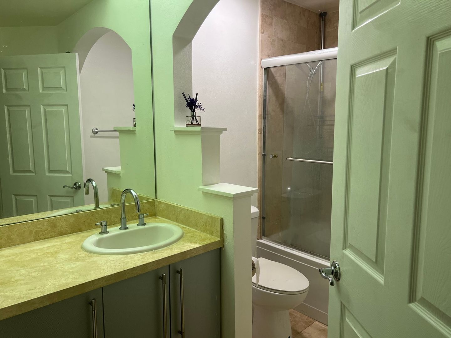 Building Photo - 620 S Gramercy Pl