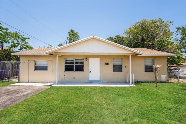 Primary Photo - 1731 NW 1st Terrace