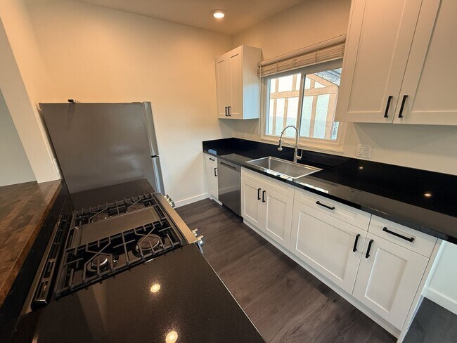 Building Photo - Charming 1-Bedroom Apartment in the Heart of Solvang