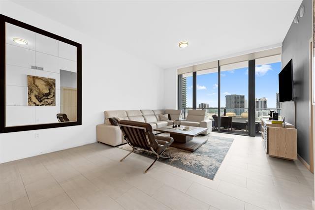 Building Photo - 1000 Brickell Plz