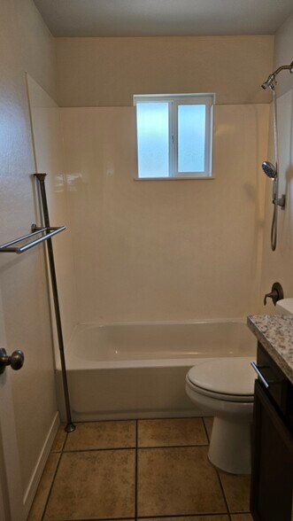 Bathroom - 862 E 4th Pl