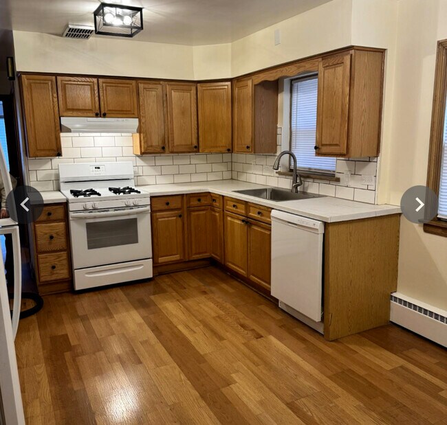 Building Photo - 6542 N Harlem Ave