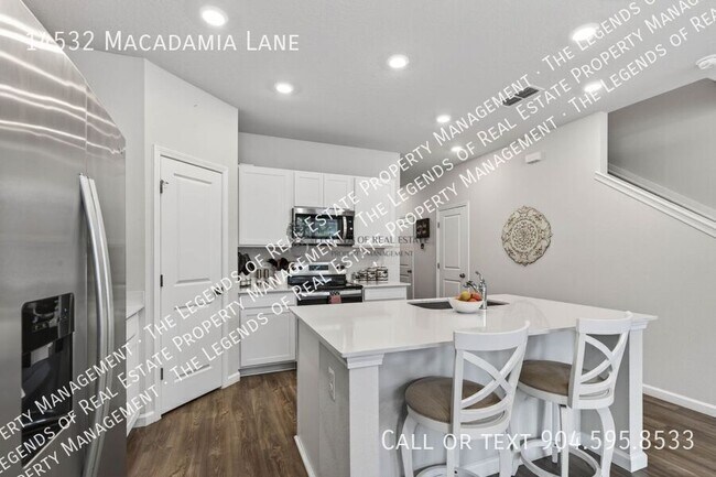 Building Photo - 14532 Macadamia Ln