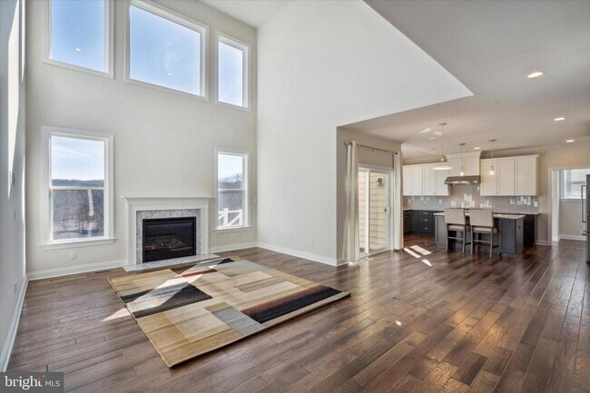 Building Photo - 114 Sweetwater Wy