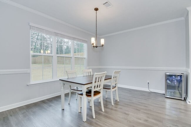 Building Photo - Haynes Station - 4 Bedroom 2.5 Bath