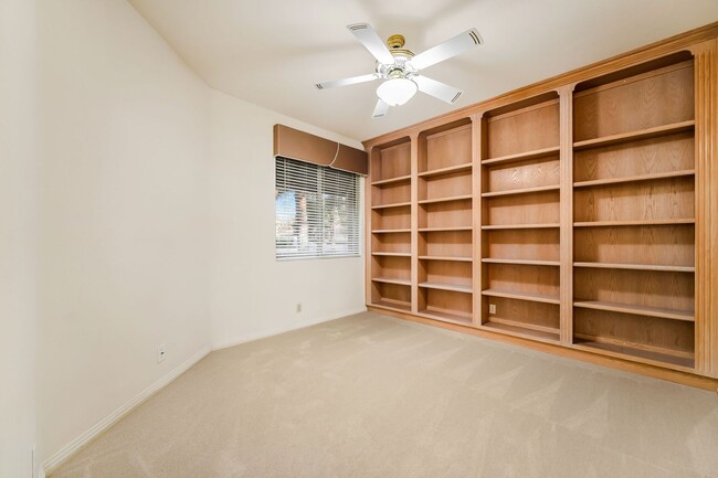 Building Photo - Charming Guard-Gated Southwest Las Vegas Townhome with Fireplace & Golf Course Views!