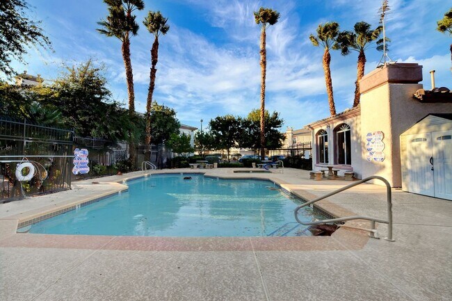 Building Photo - 4555 E Sahara Ave