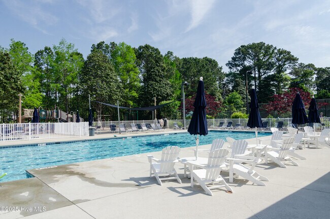 Building Photo - 204 Hilliard Ct