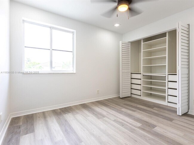Building Photo - 797 Vista Meadows Dr