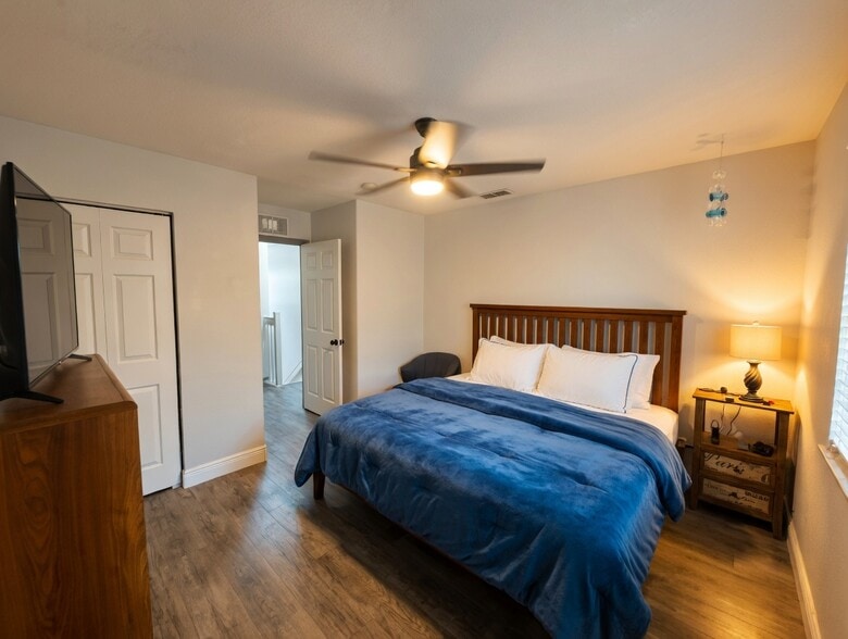 Building Photo - 8165 Pacific Beach Dr