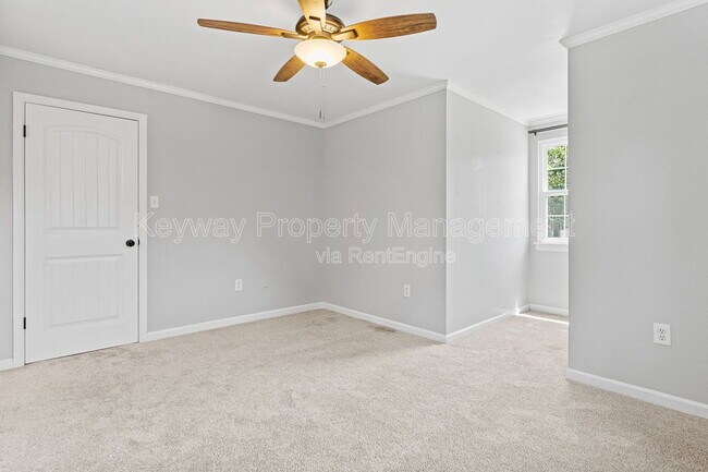 Building Photo - 329 Lamplighter Ln