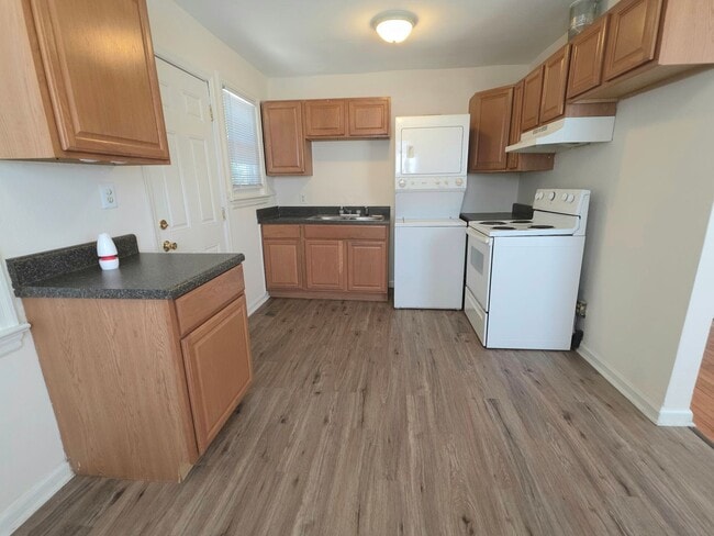 Building Photo - Move In Ready 3 Bedroom Ranch!