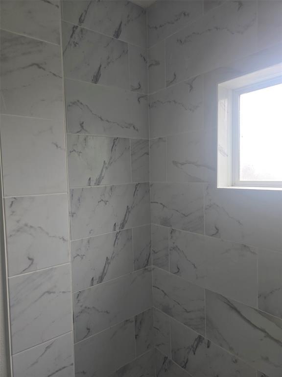 Building Photo - 2207 Des Chaumes St