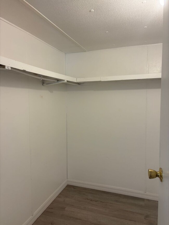 Building Photo - 3bed/2bath home ready now!! rent $1650/mo