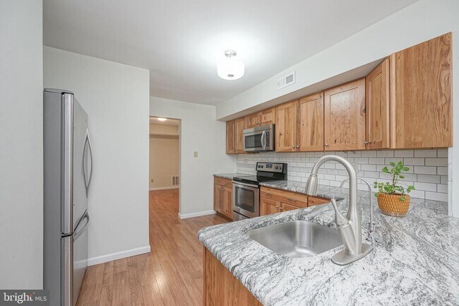 Building Photo - 37 Arrowwood Ct