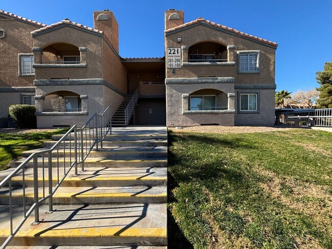 Building Photo - Gorgeous 1Bed/1Bath Fully Furnished 1st Floor Condo located in NW Las Vegas gated Community!