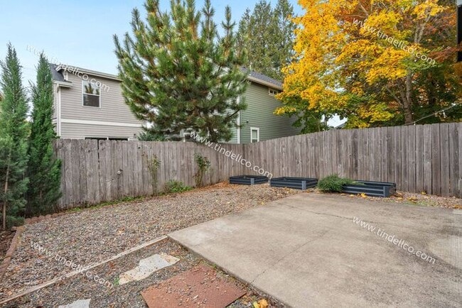 Building Photo - Charming 3-Bedroom Home with Attached Garage & Fenced Yard in North Portland - 1 MONTH FREE!