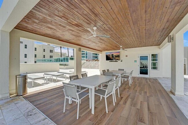 Building Photo - 101 S Fort Lauderdale Beach Blvd